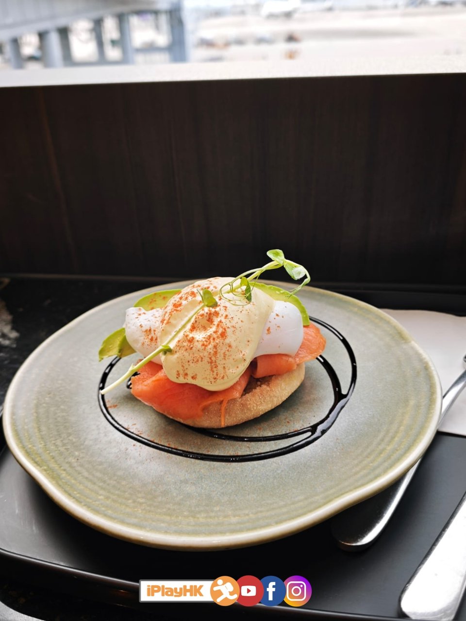 三文魚班尼迪克蛋 (Eggs Benedict with Smoked Salmon)